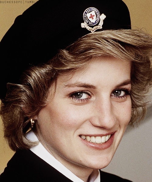 Today on the anniversary of her death, we pay tribute to Princess Diana's work as a dedicated humanitarian.

As an active supporter of the Red Cross, she championed our work both in the UK and overseas. Thank you ❤

📸 David Chancellor #PrincessDiana 