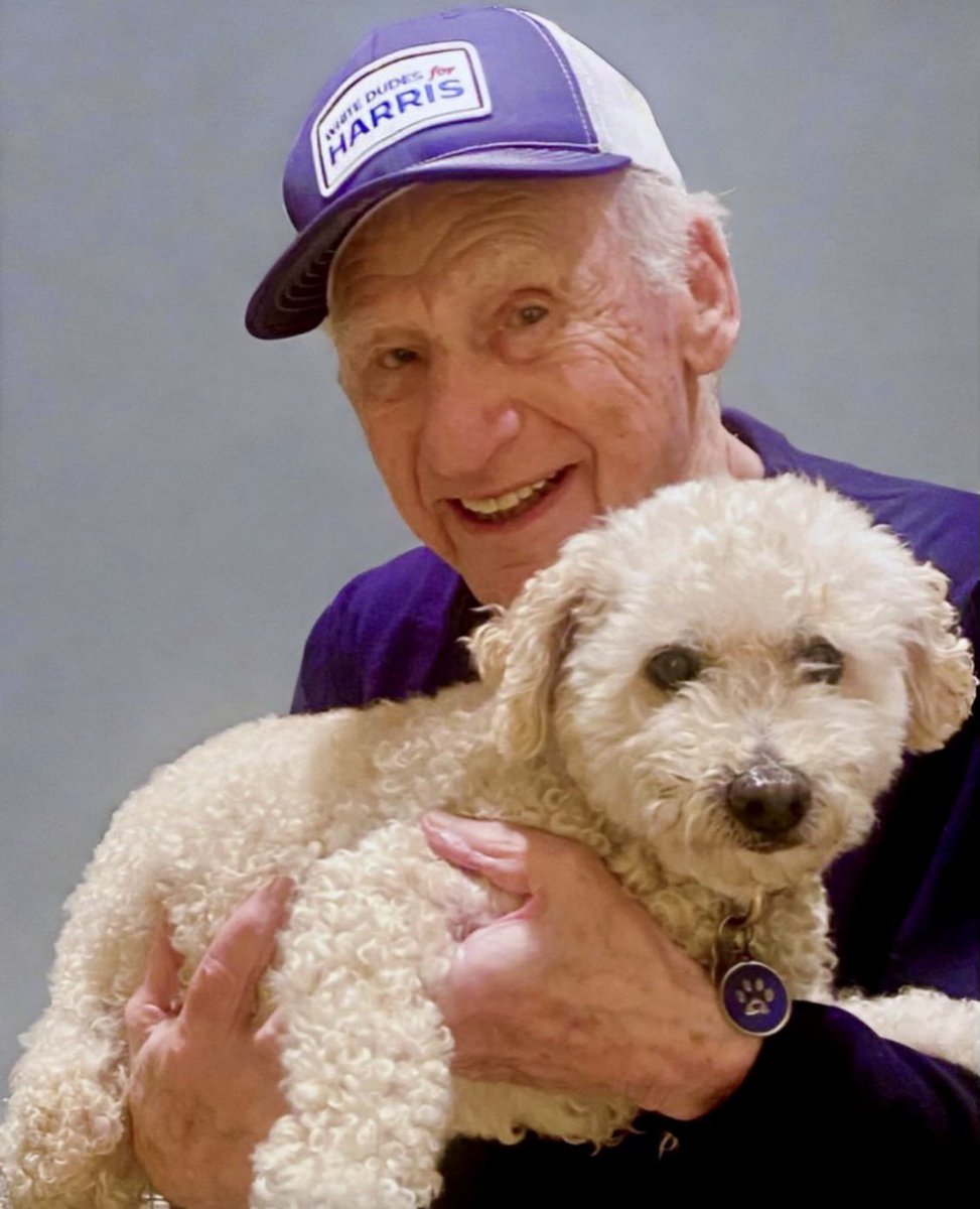 I don’t have a cat, so a dog will have to do! But like Taylor Swift I’m all in for @KamalaHarris &amp; @Tim_Walz ! #VoteBlue 

Double check your own voter registration and find local early voting dates here: https://t.co/HzH35dTifv 