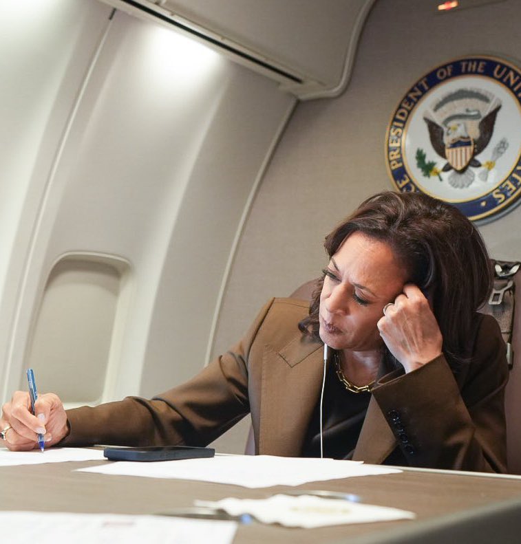 When tragedy struck, one candidate responded by staging a photo with a blank paper.

The other flew to the scene and donated $25M.

Vote accordingly. 