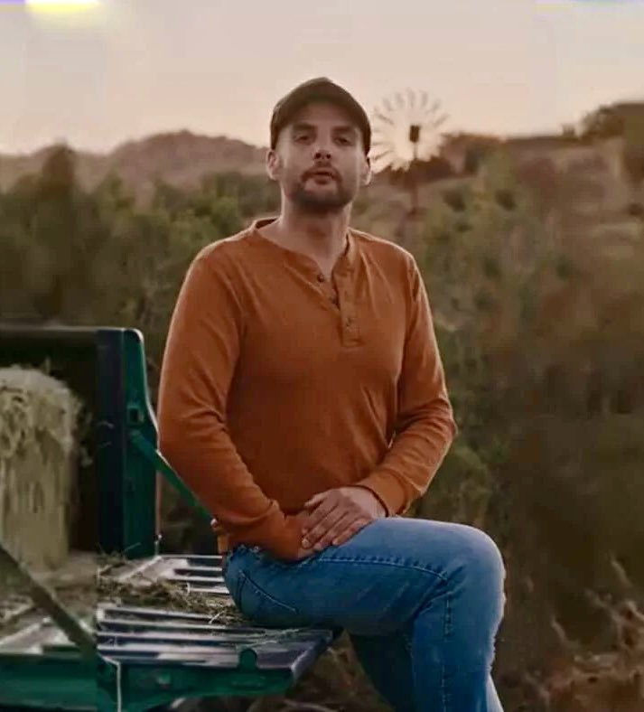 “Ok, now sit on this truck like a real man”

“Like this?”

“Perfect!” 
