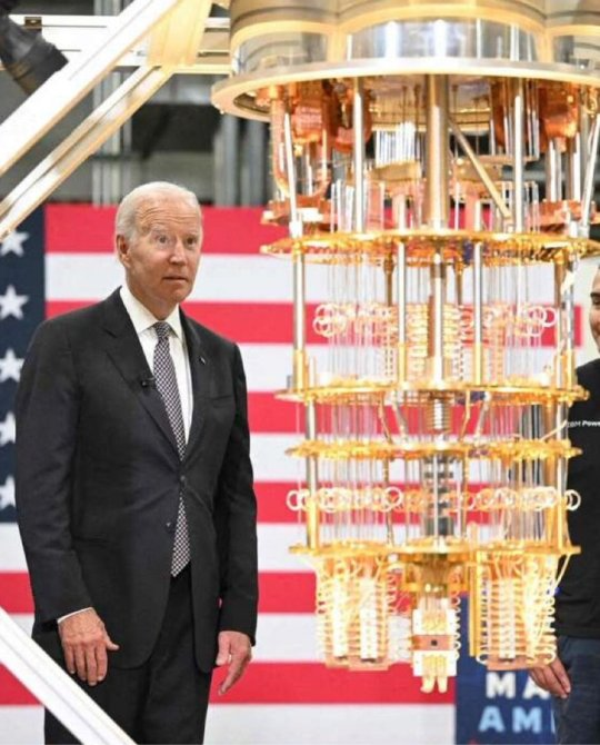 Biden staring at a quantum computer will never not be funny 