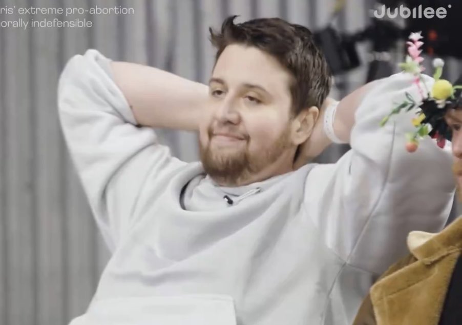 still can't believe they convinced women to ruin their lives permanently just to look like jontron 