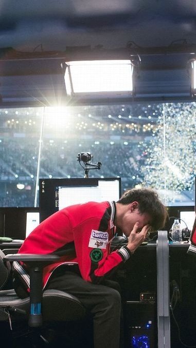 2015: T1 wins Worlds
2016: T1 wins Worlds
2017: T1 loses Worlds, dynasty broken

2022: T1 loses Worlds 
2023: T1 wins Worlds 
2024: T1 wins Worlds, dynasty rebuilt 