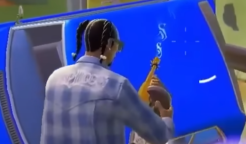 fortnite put so much detail into this season that even the smoke coming out of snoop dogg's mythic is the shape of the "S" in his logo 