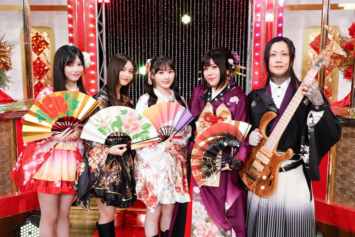 【 📺TV情報 】

12月2日(月)放送の日本テレビ「超・乃木坂スター誕生！」に
#鈴華ゆう子 と #町屋 が出演いたします！
「千本桜（Re-Recording）」をコラボ披露！
是非ご覧ください🌸

放送日:12月2日(月)25:29〜
https://t.co/51thgU0D4z

#乃木坂スター誕生 @nogista_ntv 
#乃木坂46 #和楽器バンド 