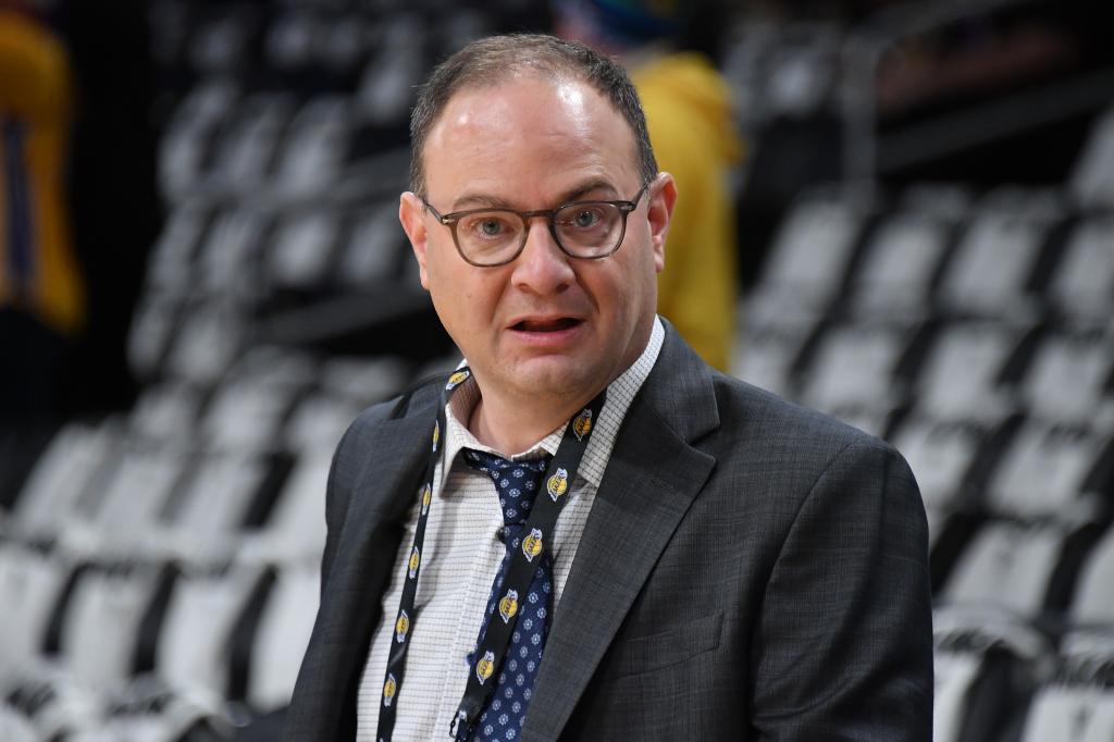 Adrian Wojnarowski reveals cancer diagnosis after stunning ESPN exit https://t.co/WzxHnAIbaI 