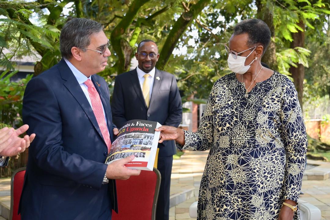 Deal done! Yesterday, we signed the contract for the construction of Aki bua Olympic Stadium at State House, Nakasero.

The contractor-SAMCO is expected to complete works in 20 months. 