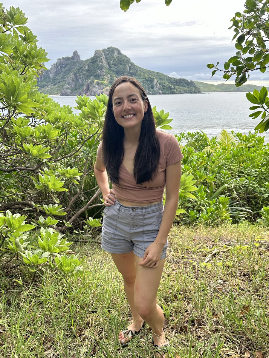 I met Rachel in Fiji when she was an alternate for Survivor 46. I felt bad that she would have no visual evidence of what could end up being her only #Survivor experience, so I said, "Let me at least take a picture of you out here."

A year later, she's a champion. 