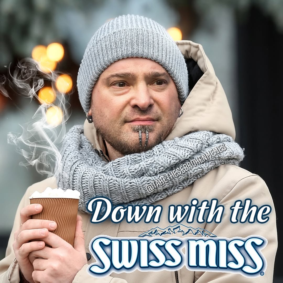 First day of Winter! Stay warm, Disturbed Ones ❄️☕🤘🤘 

🎨✂️: @takethesebrokenmemes 