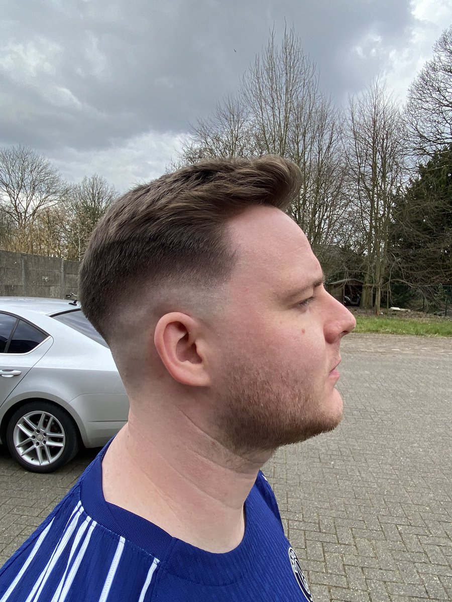 ⚠️⚠️  Ne laissez pas vos copines voir ma nouvelle coupe… 
Avis les goats ? 