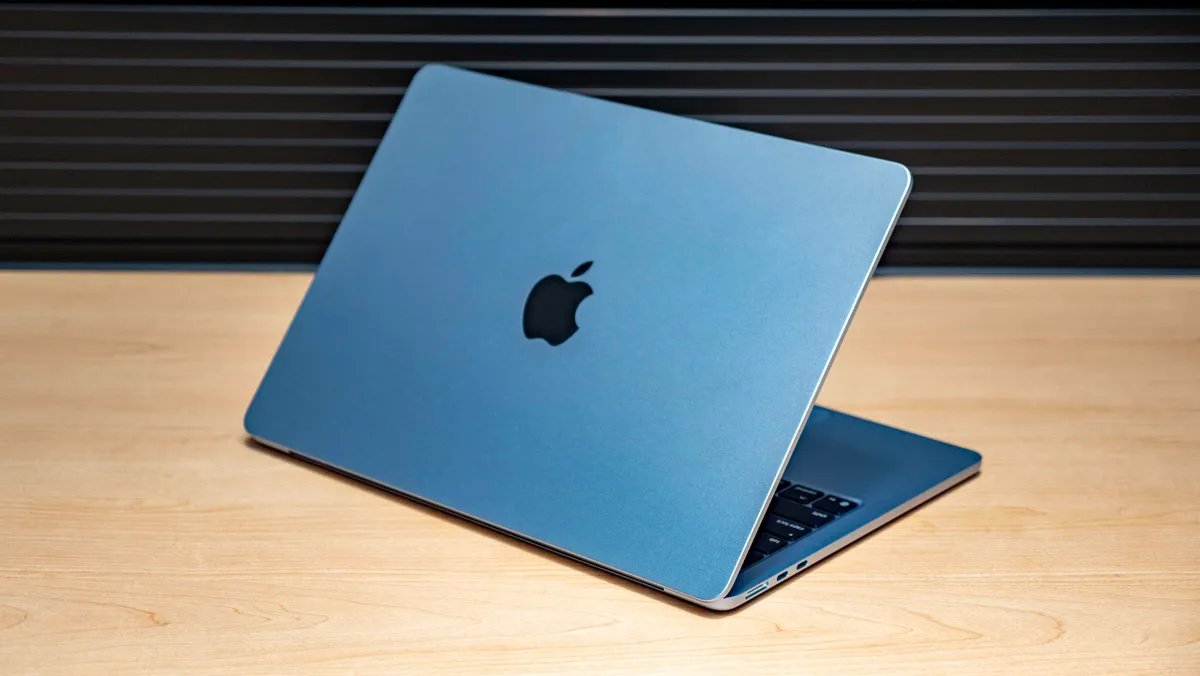 This is the best laptop in the world. Period.

M4, 32 GB RAM, 1TB SSD, 18 hours of battery life, 13 inches, 2.7 lbs.
$1,699 with the student discount.

No competition. 