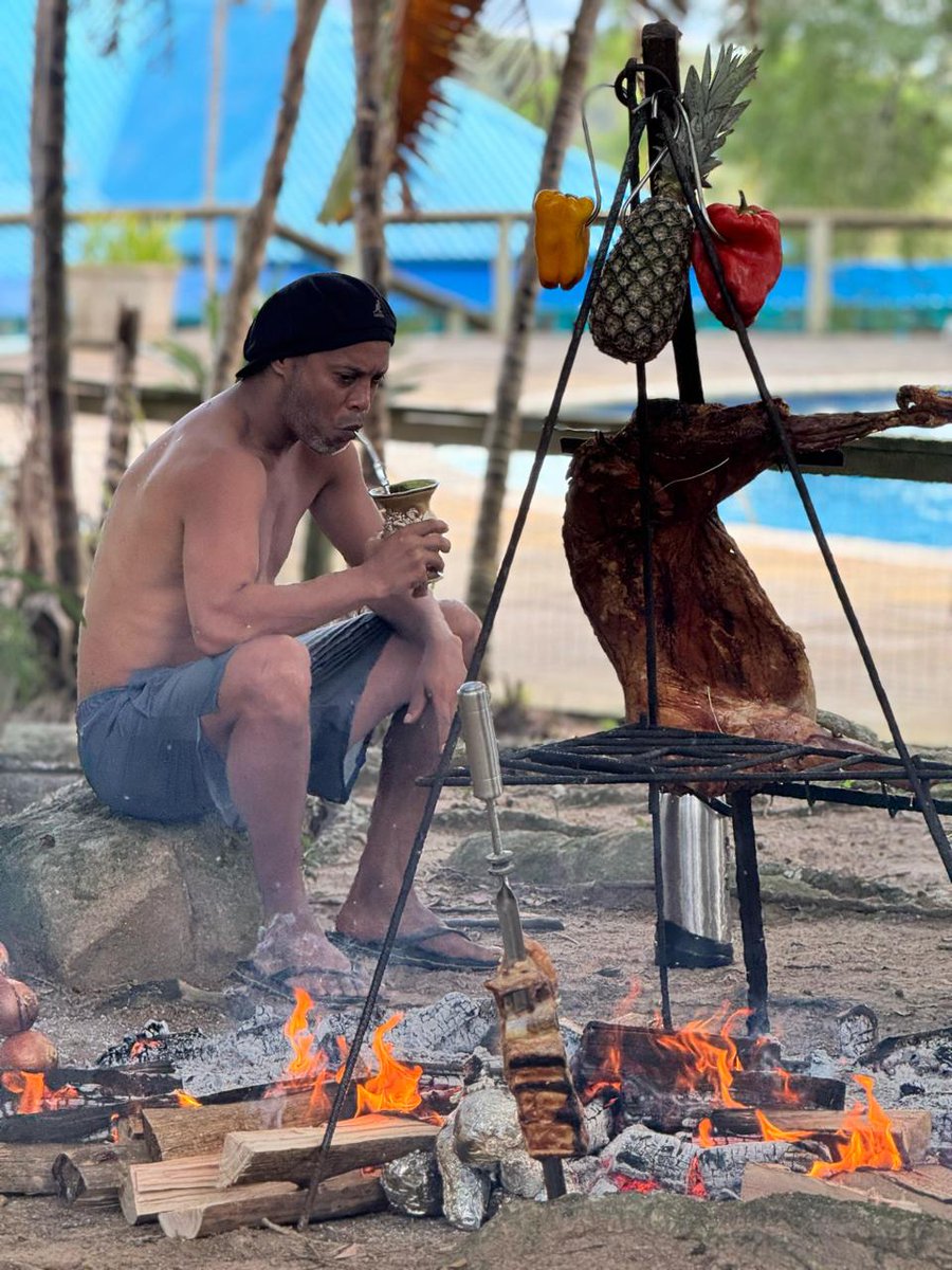 Como é bom tá em casa.. já começou as comemorações d aniver 