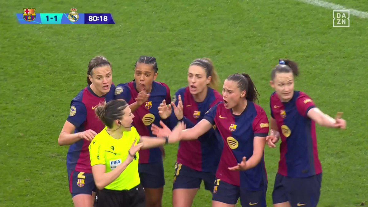 Might be one of the worst calls we have ever seen.

Real Madrid women’s somehow get this call for an offside on Barcelona’s women.

How this was called? Who knows. Plain and simple: robbery, robbery, robbery. 