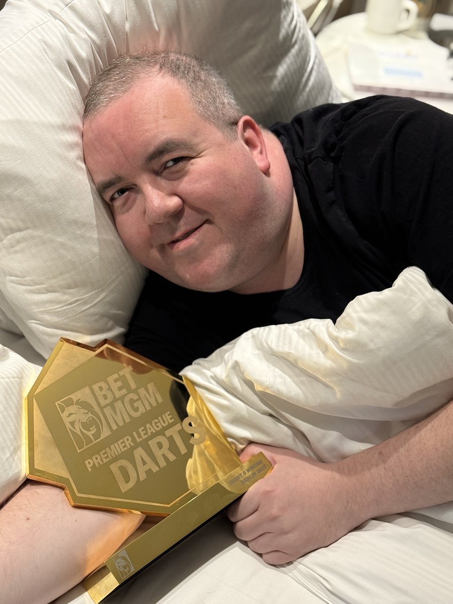 OMG. WOW. What can I say. This trophy has to be one of the best I’ve been in bed with 😂😂 From the sheer turmoil of not winning a game in the first 8 weeks of the Premier League, to then winning 3 on the night and claiming night 9 in Berlin. What an amazing feeling. I’m so proud 