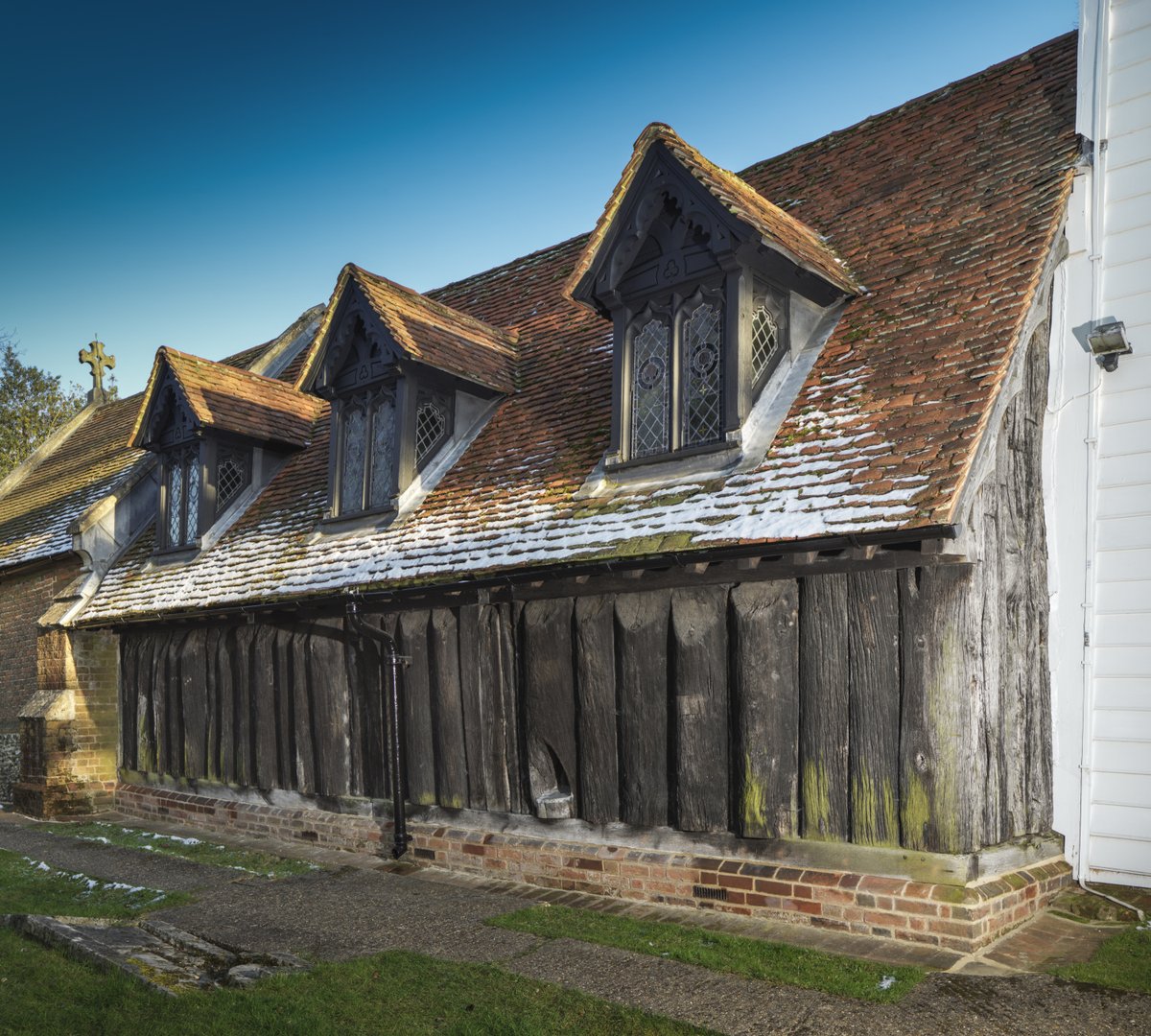 To mark Easter, here is the Church of St Andrew in Ongar, Essex, thought to be the oldest standing wooden church in the world. ⛪

Tree-ring dating of the church's timbers suggests it was constructed around 1063. 