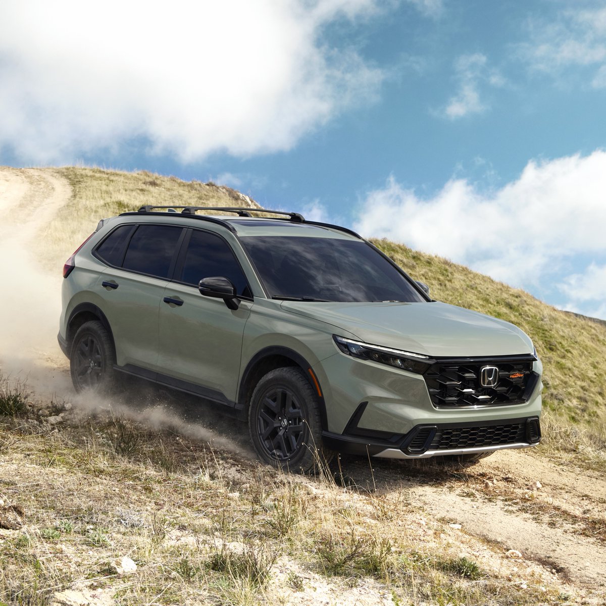 The 2026 CR-V TrailSport Hybrid is a fusion of rugged design and capable features, powered by our advanced two-motor hybrid-electric system. Available later this spring.
Stay informed: 
https://t.co/hRxSMAaB9n 