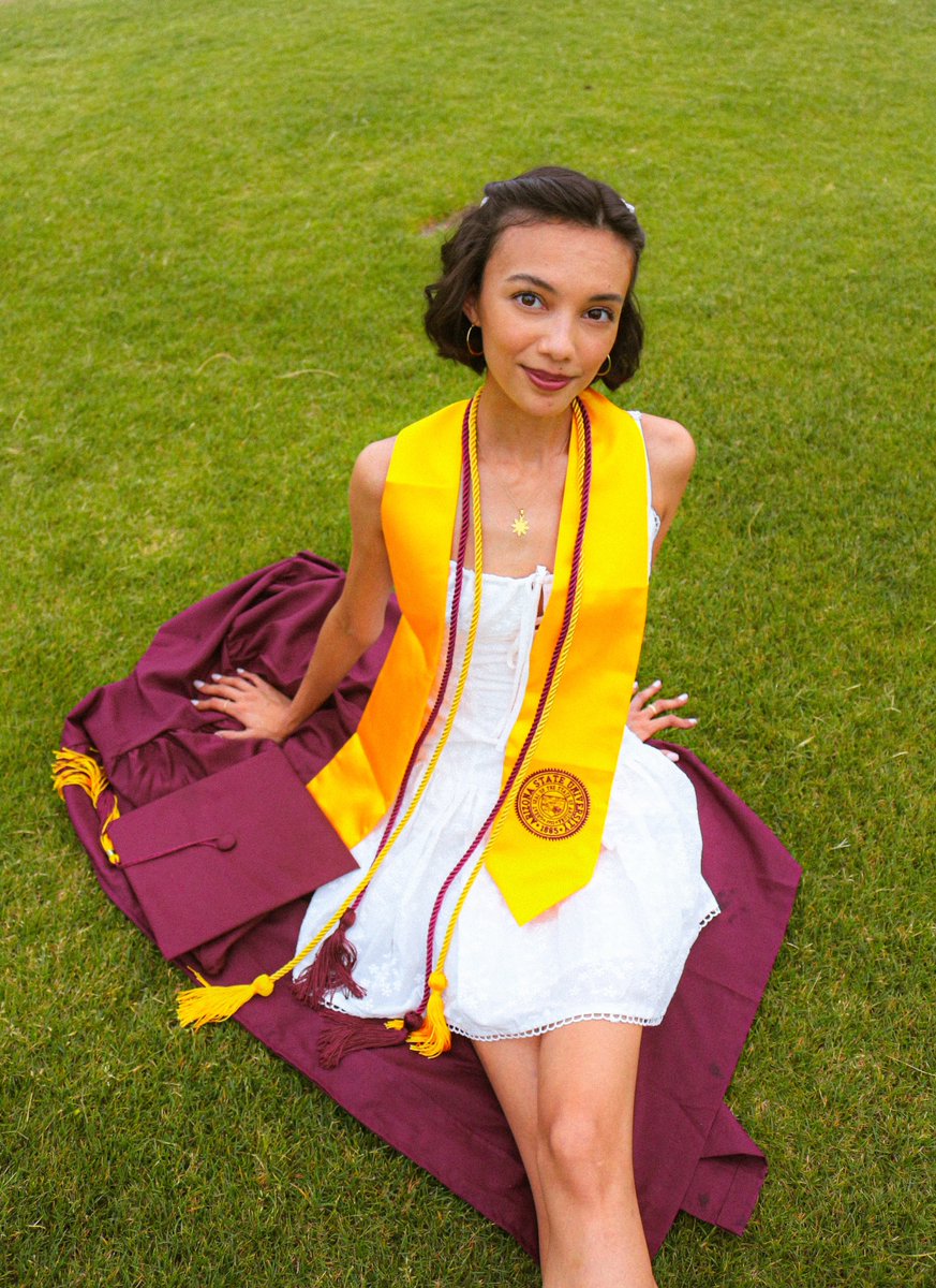 this week I’ll be graduating Summa Cum Laude with a B.A in Art Studies from ASU!! 🫶🏽 first gen baby 👶🏽 