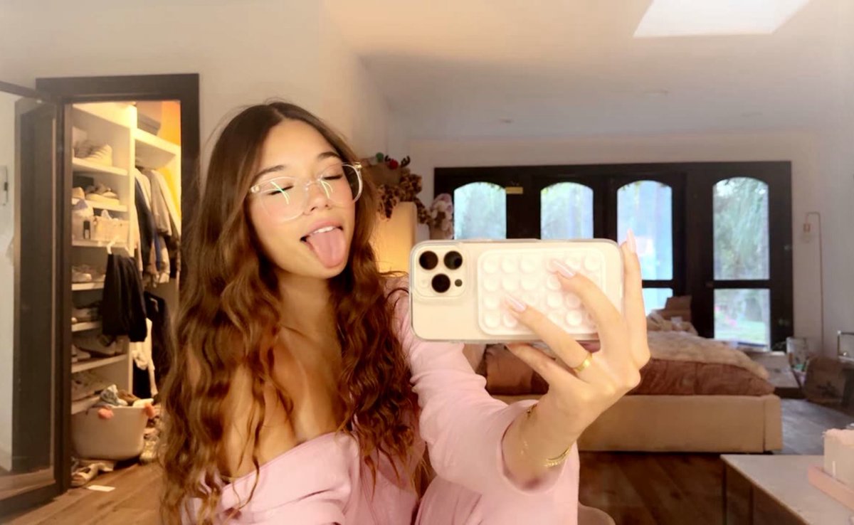 Good morning😌(say it back if you want to see more of me) 
