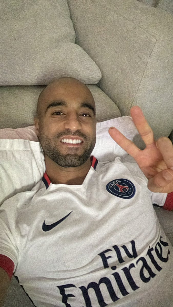 FÉLICITATIONS PARIS! CHAMPIONS MON FRÈRE!! 🏆 @ChampionsLeague @PSG_inside 