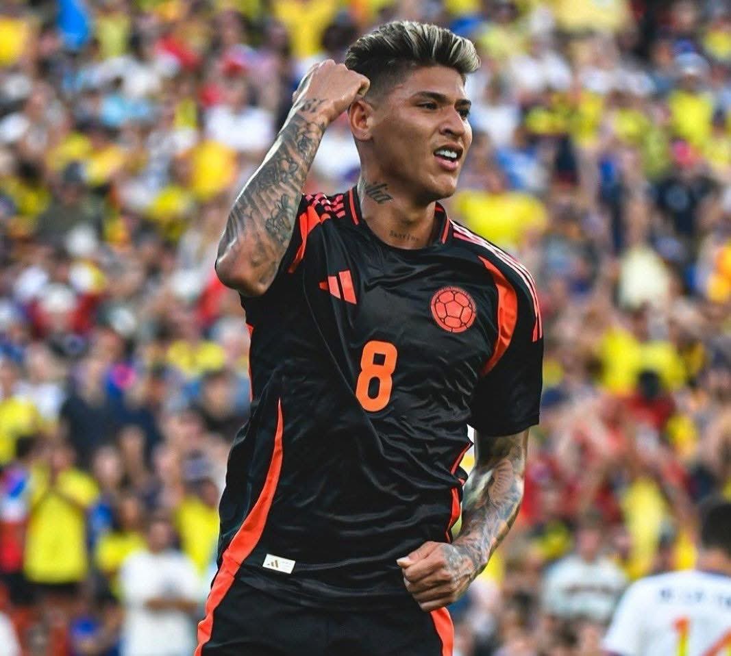 🚨🇨🇴 Jorge Carrascal está a MÍNIMOS DETALLES de ser nuevo jugador de Flamengo 🇧🇷 

La prioridad para el club es firmarlo e inscribirlo para que juegue el Mundial de Clubes. 

Informa @Salomefajardo 