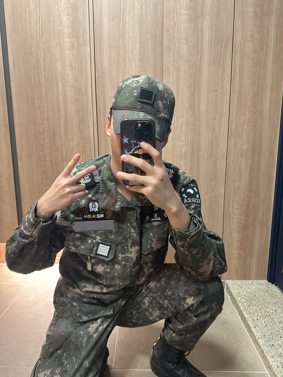 こんにちは、皆様。2025年6月11日を基点に、兵長 송홍균 (Ras)は軍生活を終え、皆なのもとへ帰れるようになりました いつも僕を忘れないで覚えてくださる皆なのおかげで 耐えることができたと思います 皆なにいただいた愛をお返ししようと これからもっと 