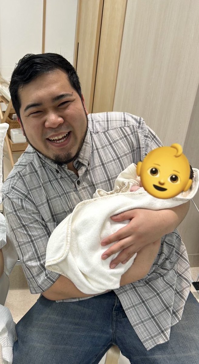 先ほど『令和ロマンのご様子』でもお話しさせていただきましたが、実は昨年に結婚をしていました！！
そして先日、第一子が誕生いたしました！！！

新しい家族とともに、これからの人生を大切に歩んでいきたいと思っております！！
今後とも応援よろしくお願いします！！！ 