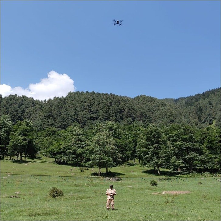 Ensuring a secure #ShriAmarnathJiYatra2026, #ITBP Himveers are maintaining round-the-clock vigilance with drones and anti-drone systems. From the ground to the skies, they remain steadfast in safeguarding every pilgrim for a safe, secure and seamless Yatra. 🇮🇳
#Himveers 