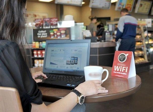 🛜 ¿Te conectas al Wi-Fi gratuito del hotel o la cafetería?

Antes de hacerlo:

🔒 Evita acceder a tu banca online.
💳 No realices compras importantes.
📱 Si puedes, utiliza tus datos móviles para gestiones sensibles.

No todas las redes son igual de seguras.
#CiberSeguridad 