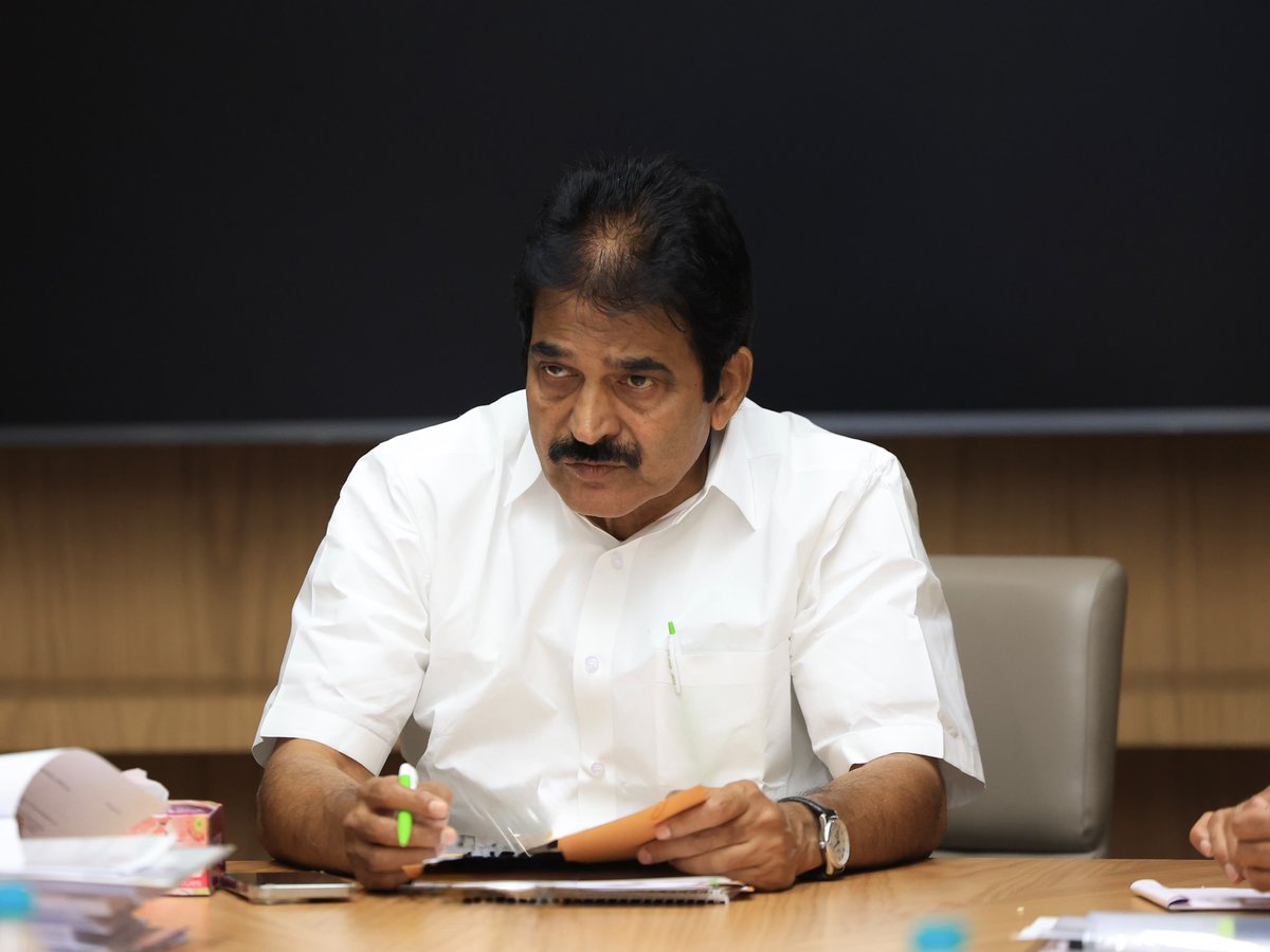 Held a meeting with Telangana CM Sh. @revanth_anumula ji, AICC In-Charge Smt. Meenakshi Natarajan ji, PCC President Sh. Mahesh Goud ji and AICC Secretaries to discuss organisational matters related to the state.

Since we assumed office in 2023, the Government and Party has been 