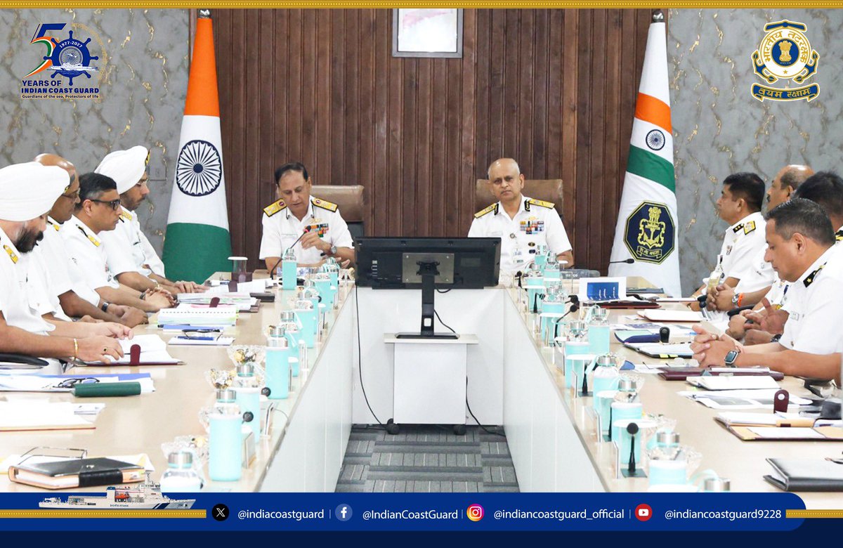 The XXXI #NAVGUARD meeting between @IndiaCoastGuard and @indiannavy was held at Nau Sena Bhawan, #NewDelhi, as a significant step towards enhanced maritime synergy.

The meeting was co-chaired by Director General Paramesh Sivamani, AVSM, PTM, TM, #DGICG and Vice Admiral Ajay 