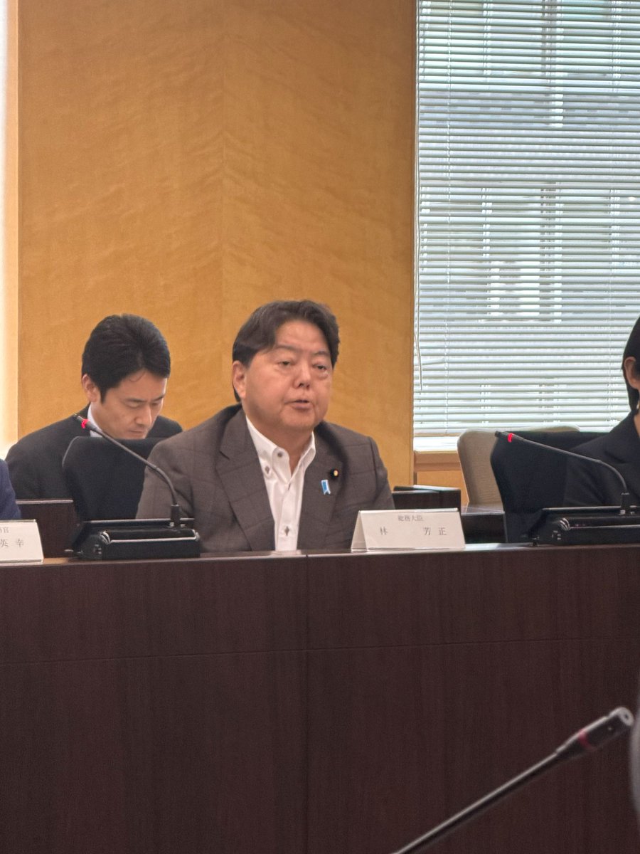 総務省非常災害対策本部会議（第２回）を総務省内で開催し、林総務大臣は、総理指示を踏まえ、当面の応急対応や復旧対策に係る資金繰りを円滑にするため、普通交付税の繰上げ交付の手続を進めること等について指示を出しました。https://t.co/mVRczAyTTP 