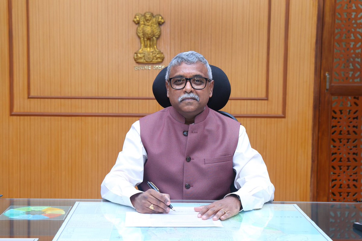 We welcome Shri U. Subba Rao as he assumes charge as General Manager, Southern Railway on 1st August 2026.

A 1987 batch IRSME officer, he moves from ICF, Chennai bringing decades of leadership across Zonal Railways and Production Units.

#SouthernRailway #NewGM #IndianRailways 