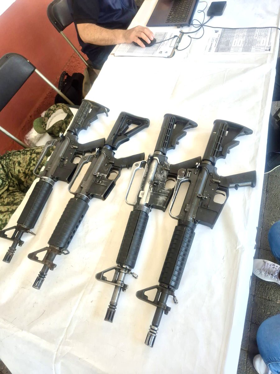 Módulo de canje de #SíAlDesarmeSíALaPaz en Tzintzuntzan, #Michoacán, en operaciones. Agradecemos a la población la confianza de llevar sus armas de fuego y canjearlas, de forma totalmente anónima, por dinero en efectivo. 🇲🇽 @Claudiashein @RocioBarcenaM @ONUMX 