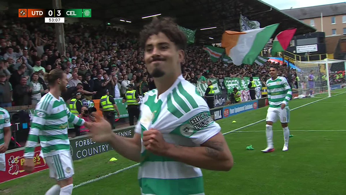 Sebastian Tounekti enjoyed that one! 🙌

3-0 up and @CelticFC look to be well on their way to the Quarter Finals now 🍀

#PremierSportsCup 