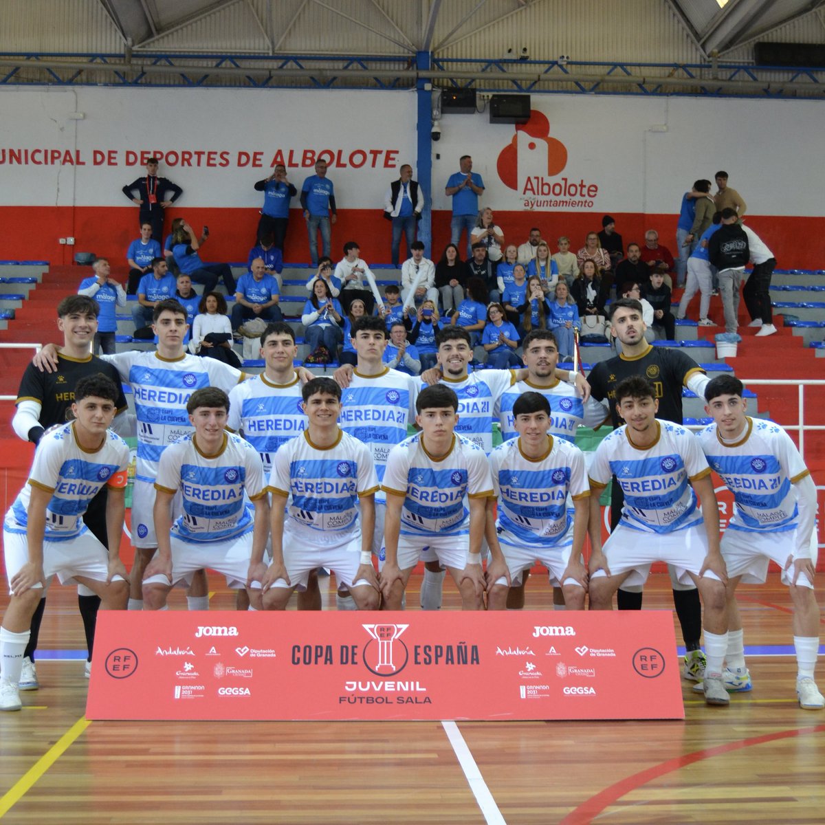SALVEMOS EL FÚTBOL SALA DE MÁLAGA. LLAMAMIENTO PÚBLICO.

Necesito vuestra ayuda. No para mí: para que el fútbol sala no muera en Málaga. Os lo cuento con datos, para que cada uno juzgue por sí mismo.

- Hace un año, el club heredero del fútbol sala malagueño @MalagaFS (el 