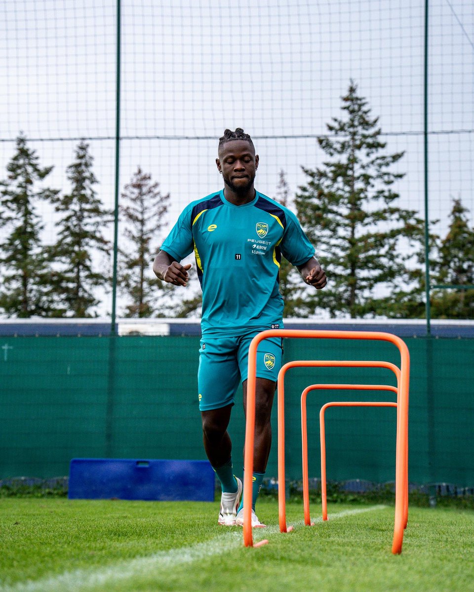 🎙️ Vincent Hognon : "Deedson est un garçon très souriant et agréable. On voit qu’il touche bien le ballon, il est juste dans ce qu’il fait. Il faudra travailler avec lui pour l’amener à niveau physiquement, il faudra prendre un peu de temps, mais c’est très intéressant." 