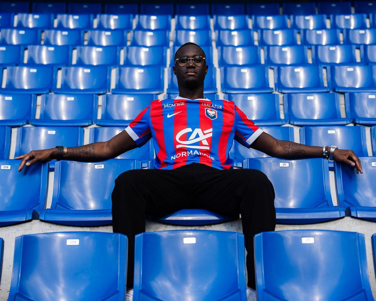 Une nouvelle ligne sur son CV pour Henri 🔴🔵

Milieu de terrain d'expérience, Henri Saivet s'engage avec le @SMCaen pour cette saison 2026 / 2027 ✍️ 

#SMCaen #TeamSMC 