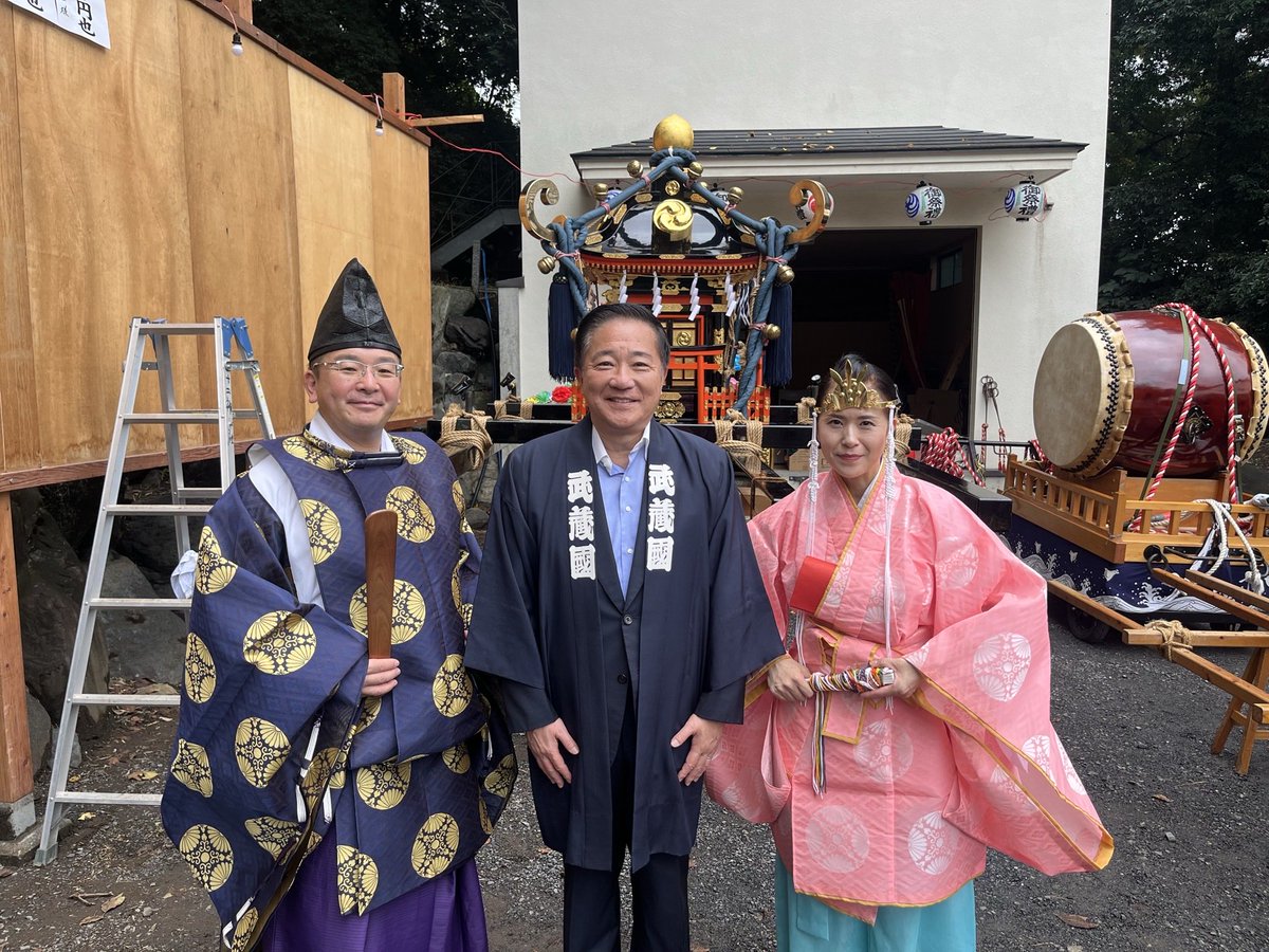 明日からのワシントン訪問を前に、今日は終日地元のお祭り行脚。写真左は多摩市の十二神社、右は同じく一ノ宮小野神社。 