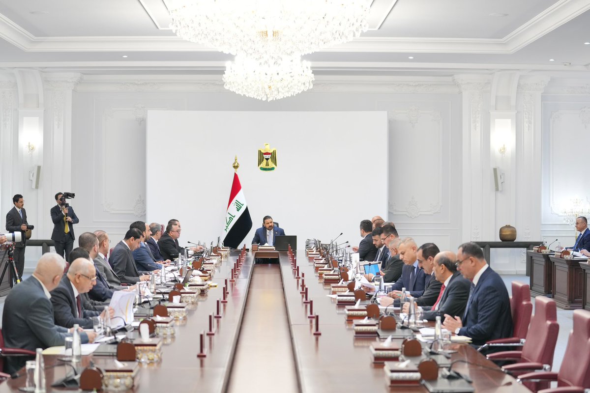 ترأس رئيس مجلس الوزراء السيد علي فالح الزيدي، مساء اليوم الثلاثاء، الجلسة الاعتيادية الحادية والعشرين لمجلس الوزراء، جرى خلالها استعراض مجمل الأوضاع في البلاد، ومناقشة الموضوعات المدرجة على جدول الأعمال واتخاذ القرارات اللازمة بشأنها.

ففي إطار حرص الحكومة على تنظيم الإطار 