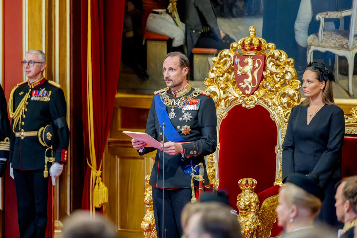 Bilder fra den høytidelige åpningen av det 171. storting er tilgjengelig fra vårt mediearkiv. Det er fri bruk mot kreditering. https://t.co/dnDKf4MsWu 