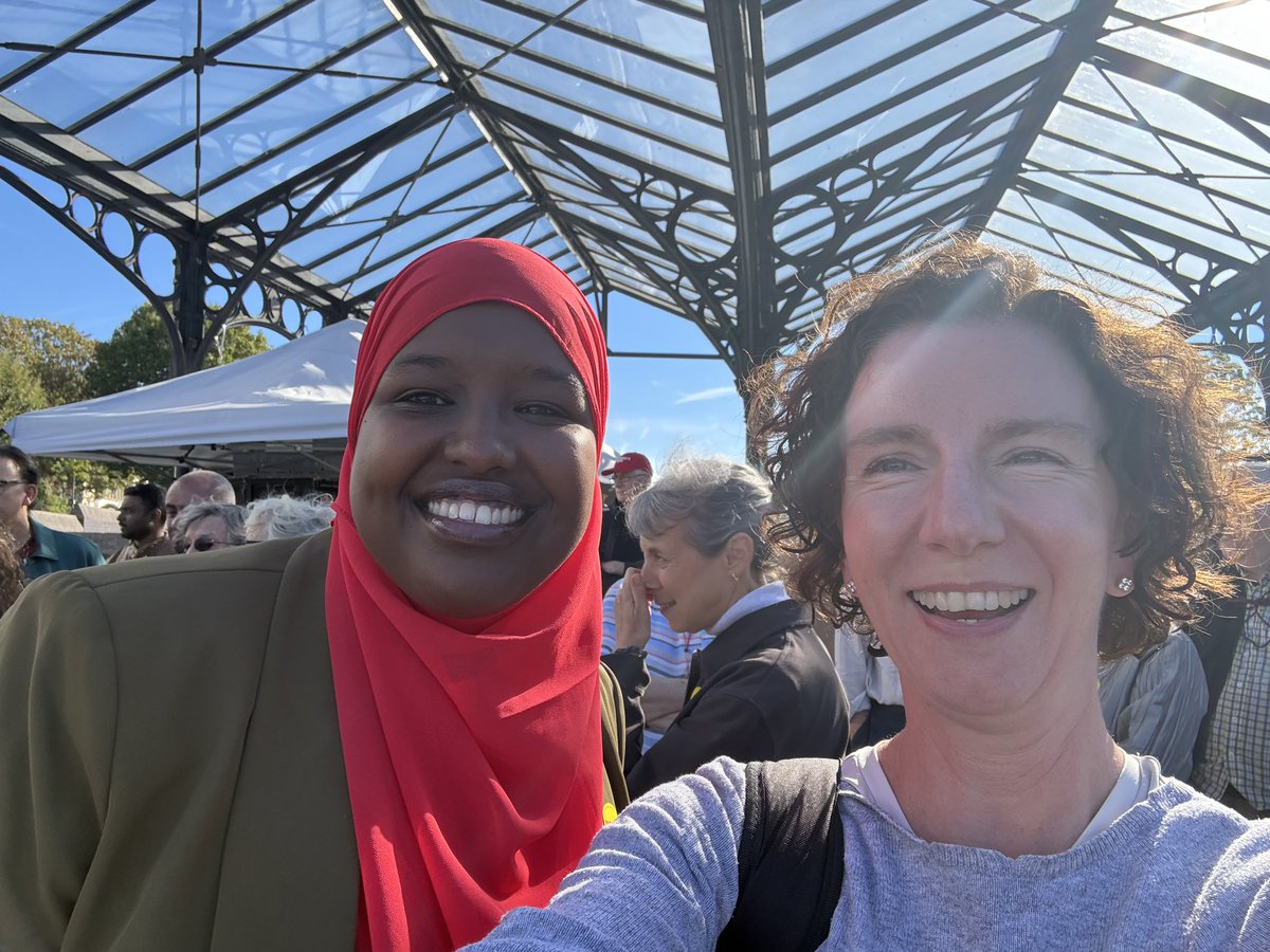 Sagal Abdi-Wali has run a really positive campaign for Holborn and St Pancras, based on her strong track record and dedication to the community she grew up in.  

Good luck today @Sagal_AW! 
