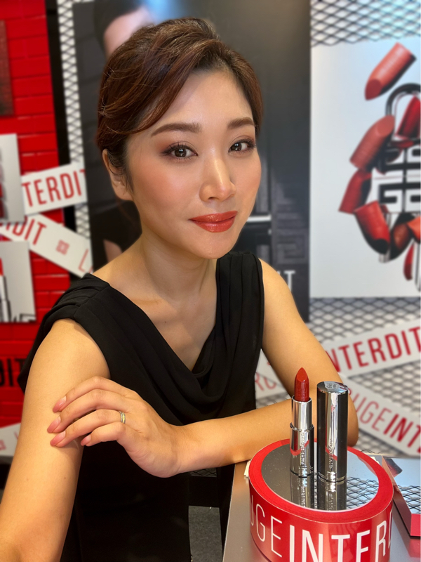 開店前の百貨店からのインスタLIVE! from Radiotalk